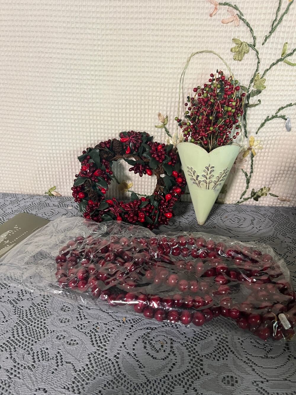Primitive Christmas Berry Decor Lot Cone Wall Pocket Candle Ring Cannon Falls